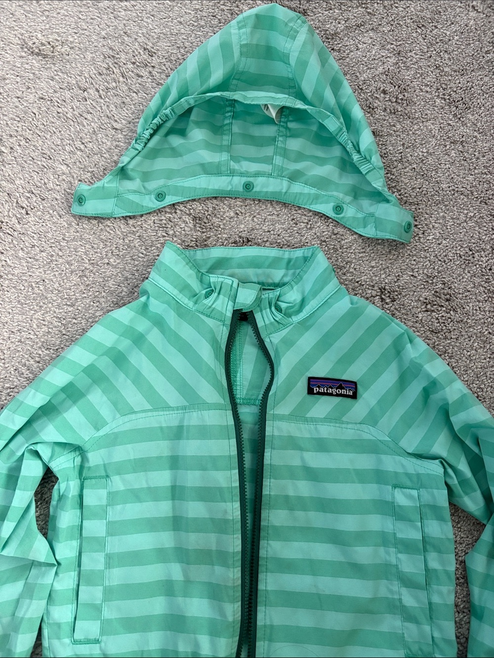 Patagonia toddler Mint Green Striped Hooded Windbreaker 2T - Picture 6 of 6